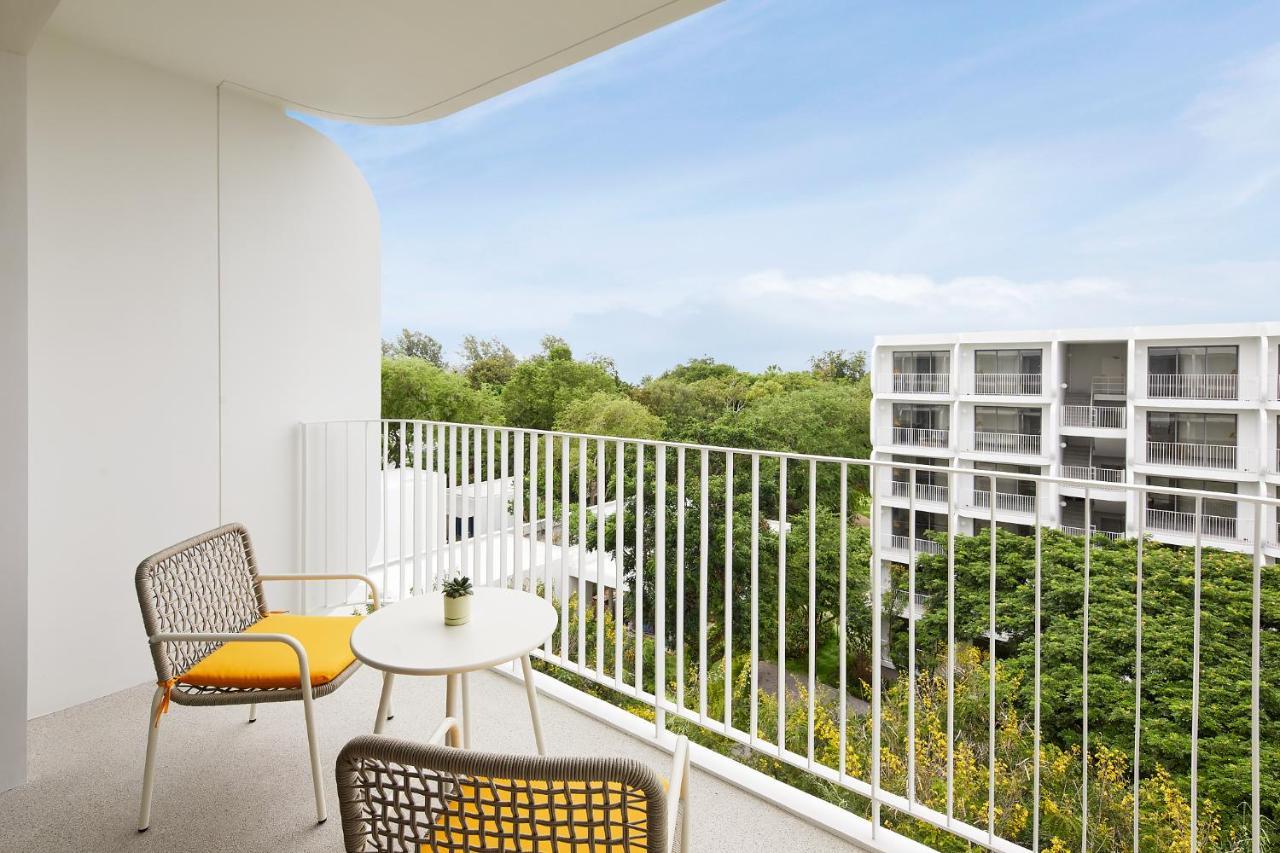 ホテル The Standard, ホアヒン郡 エクステリア 写真 Balcony of a hotel room