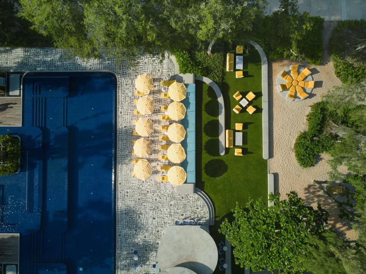 ホテル The Standard, ホアヒン郡 エクステリア 写真 Aerial view of the pool